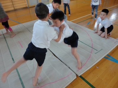 相撲の練習